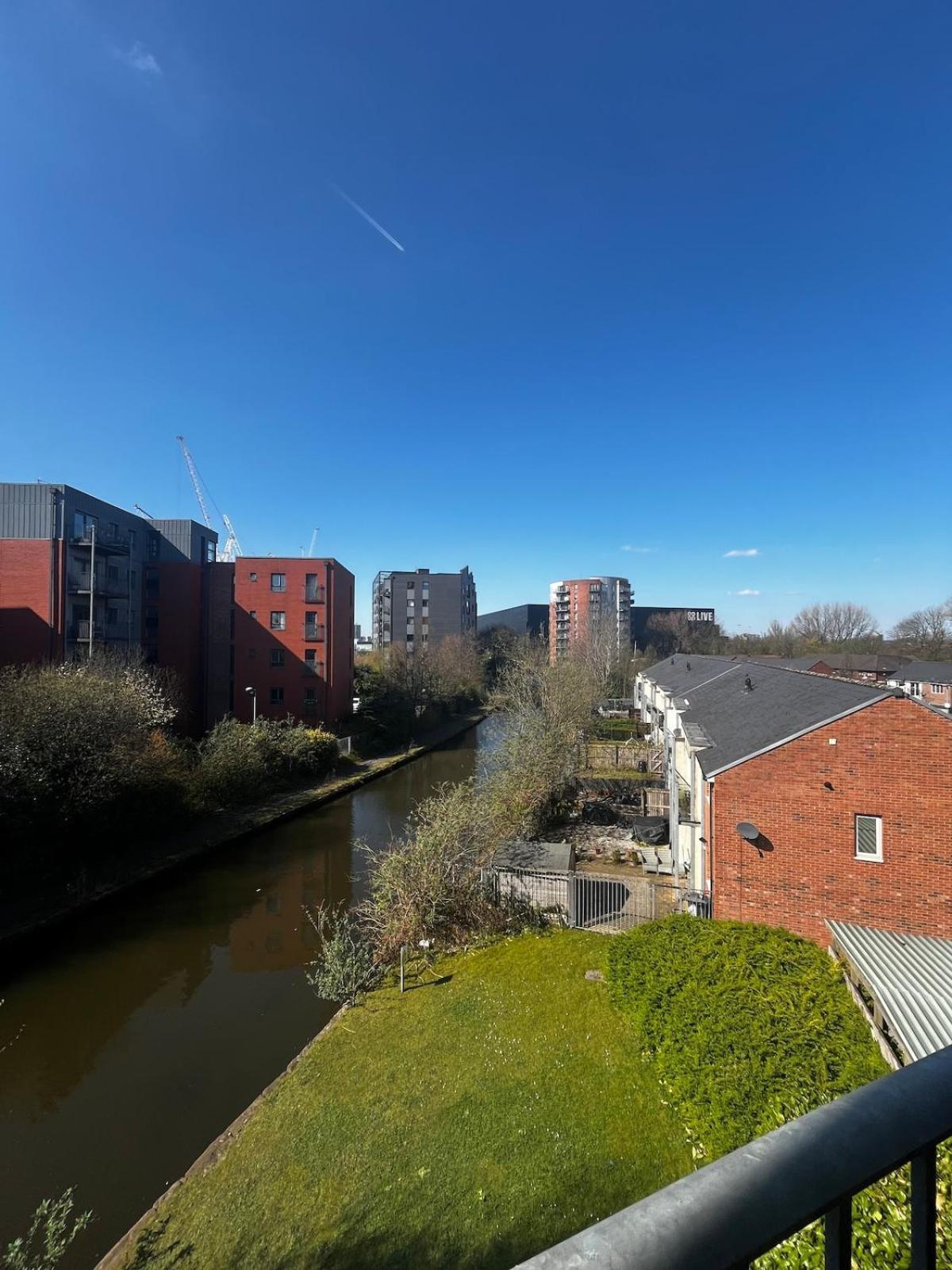 Serene 2-Bed Flat With Canal Views - Coop Live & Ethiad Manchester Esterno foto