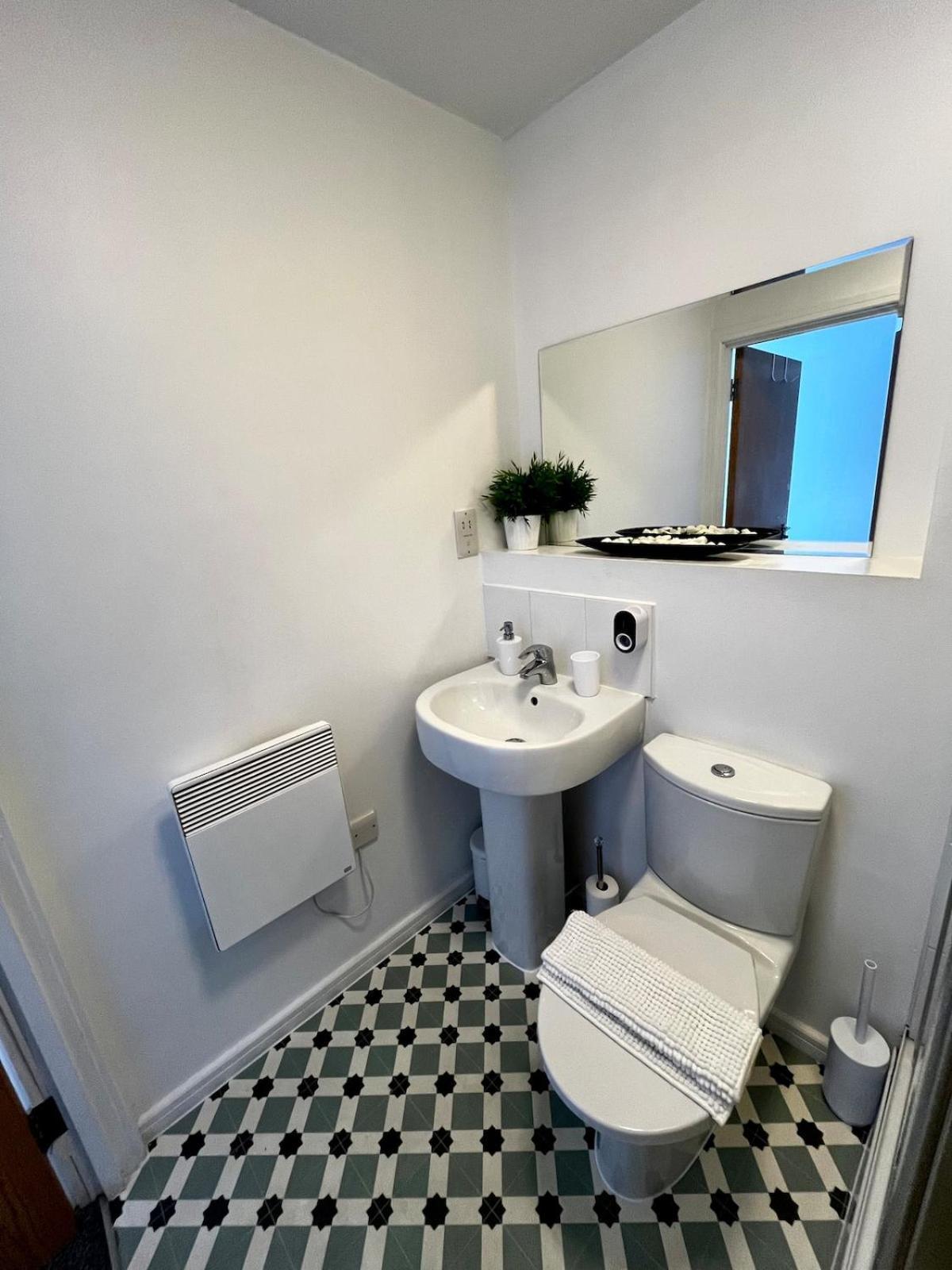 Serene 2-Bed Flat With Canal Views - Coop Live & Ethiad Manchester Esterno foto