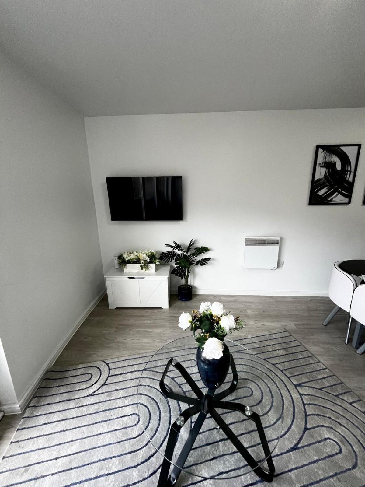 Serene 2-Bed Flat With Canal Views - Coop Live & Ethiad Manchester Esterno foto